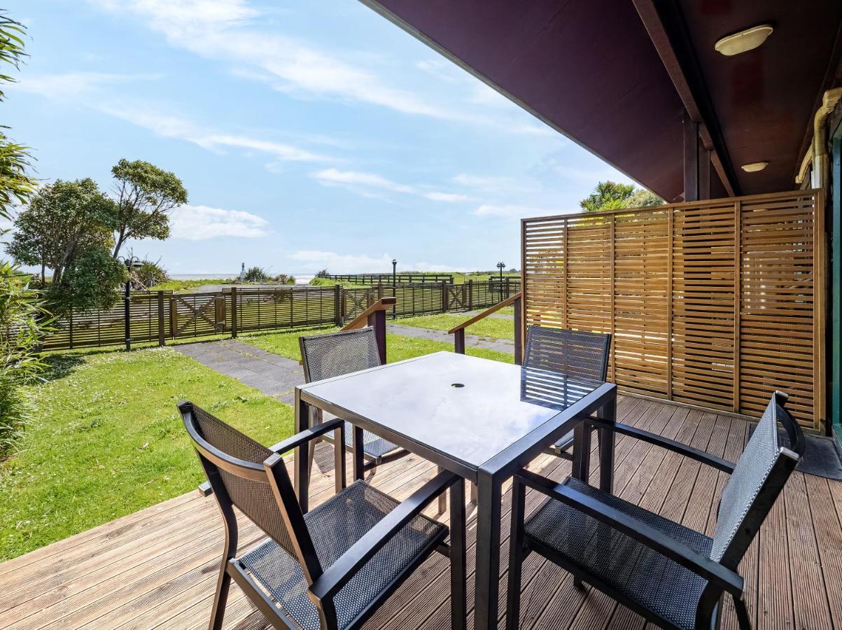 הוקיטיקה Shining Star Beachfront Accommodation מראה חיצוני תמונה