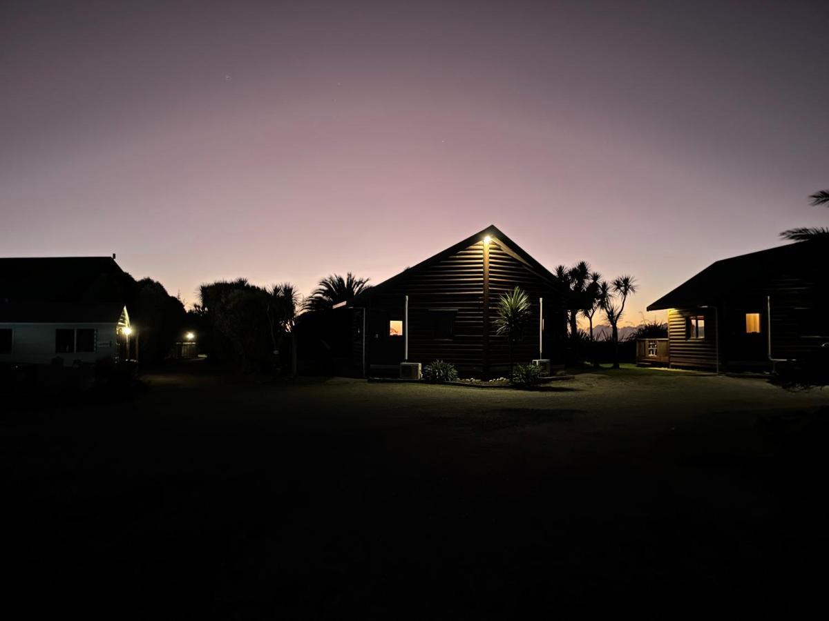 הוקיטיקה Shining Star Beachfront Accommodation מראה חיצוני תמונה
