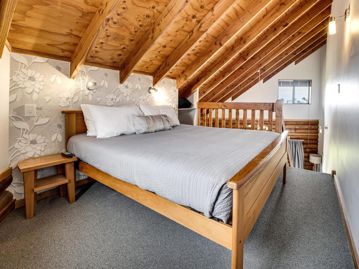 הוקיטיקה Shining Star Beachfront Accommodation מראה חיצוני תמונה