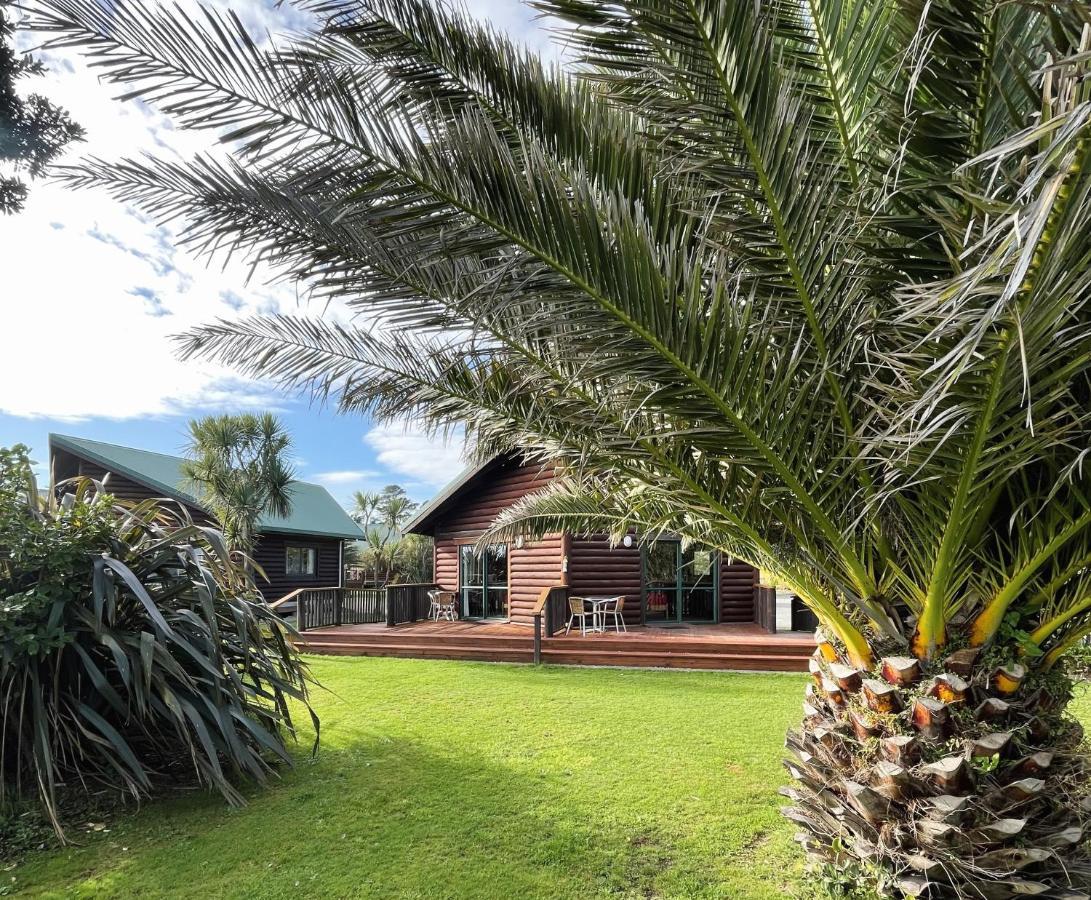 הוקיטיקה Shining Star Beachfront Accommodation מראה חיצוני תמונה