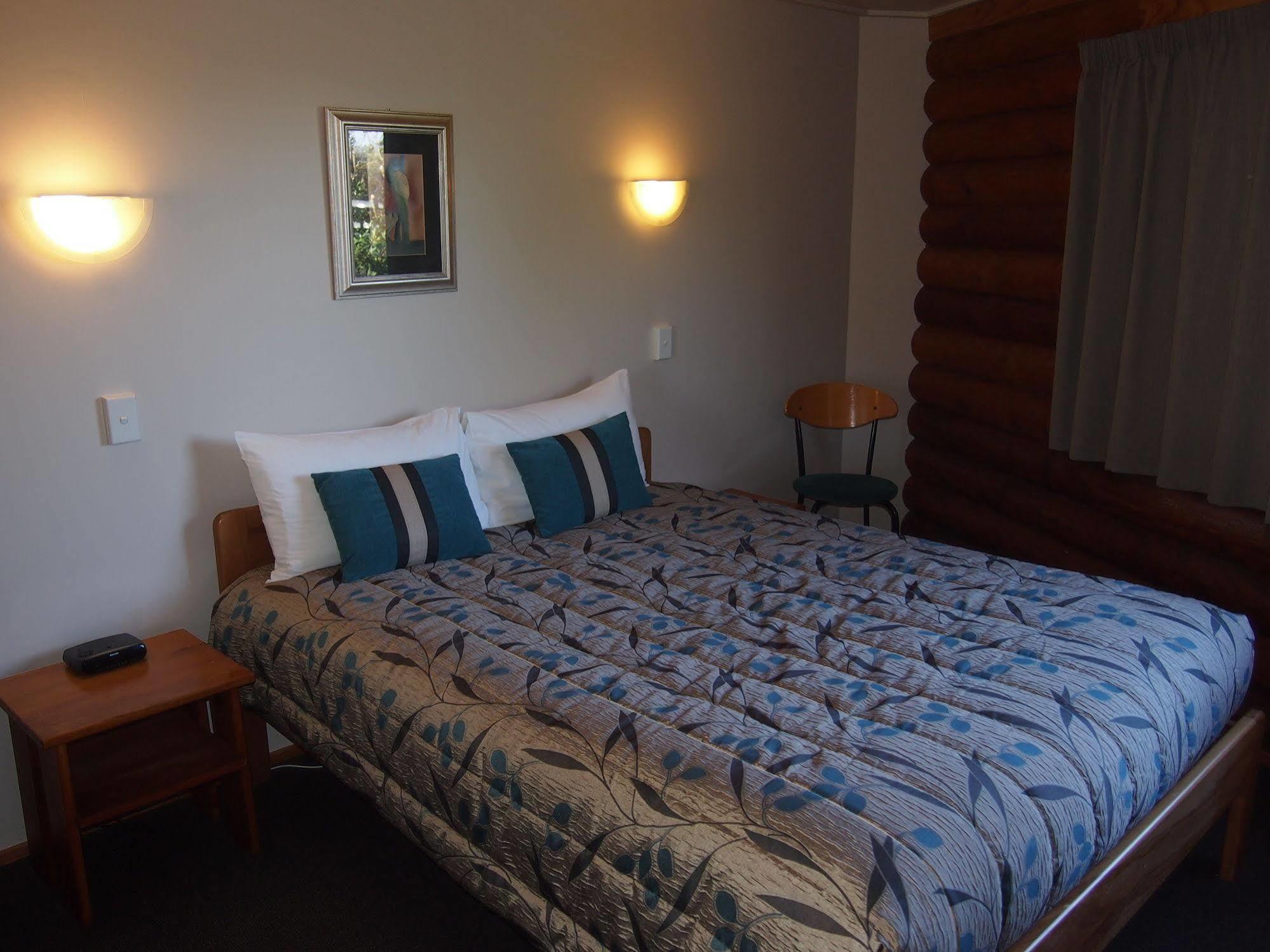 הוקיטיקה Shining Star Beachfront Accommodation מראה חיצוני תמונה